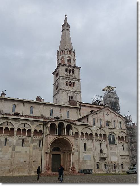 Clicca per scorrere le foto originali ingrandite