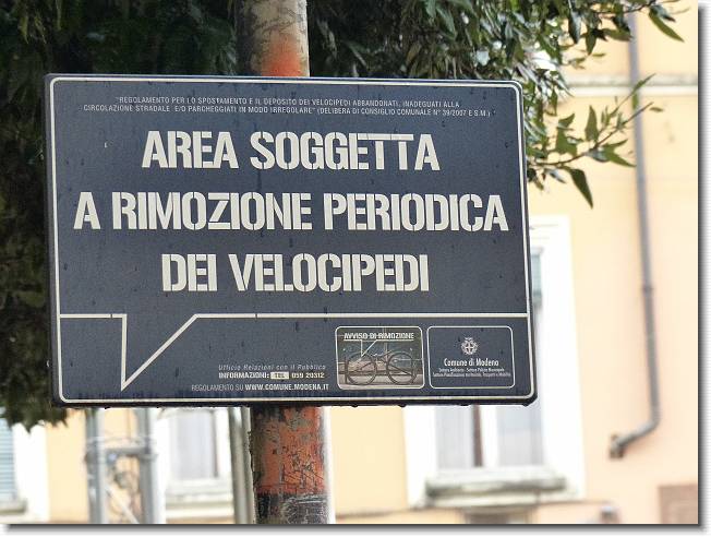 Clicca per scorrere le foto originali ingrandite