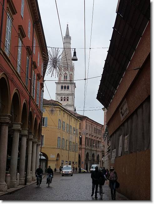 Clicca per scorrere le foto originali ingrandite