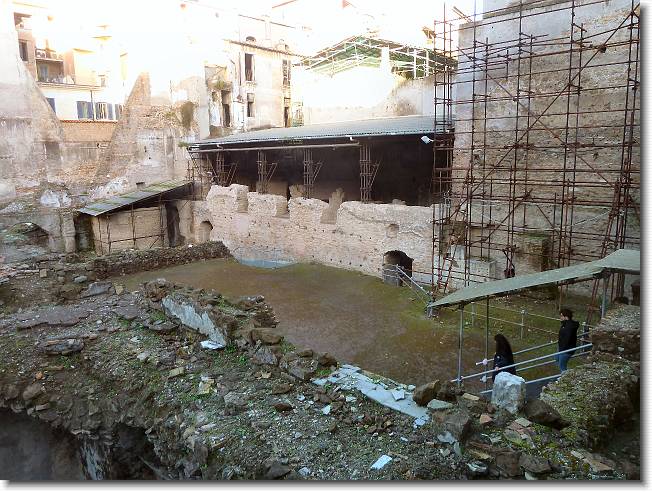 Clicca per scorrere le foto originali ingrandite