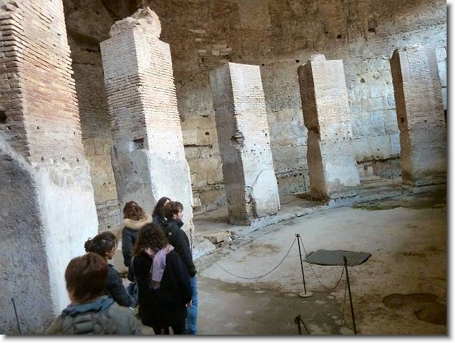 Clicca per scorrere le foto originali ingrandite