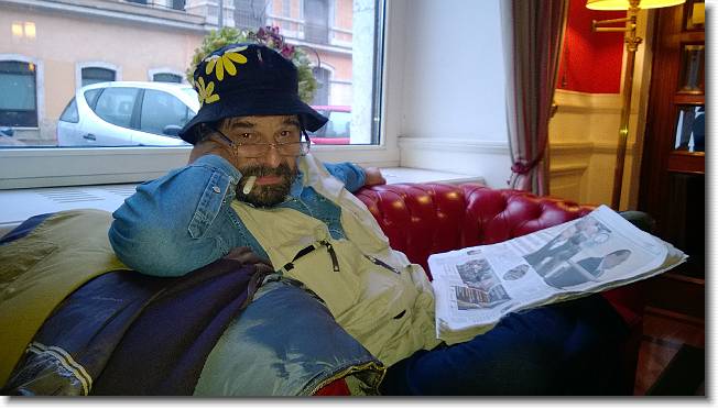 Clicca per scorrere le foto originali ingrandite