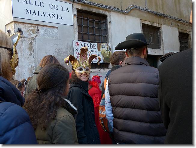 Clicca per scorrere le foto originali ingrandite