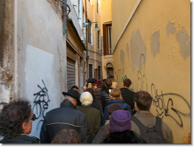 Clicca per scorrere le foto originali ingrandite