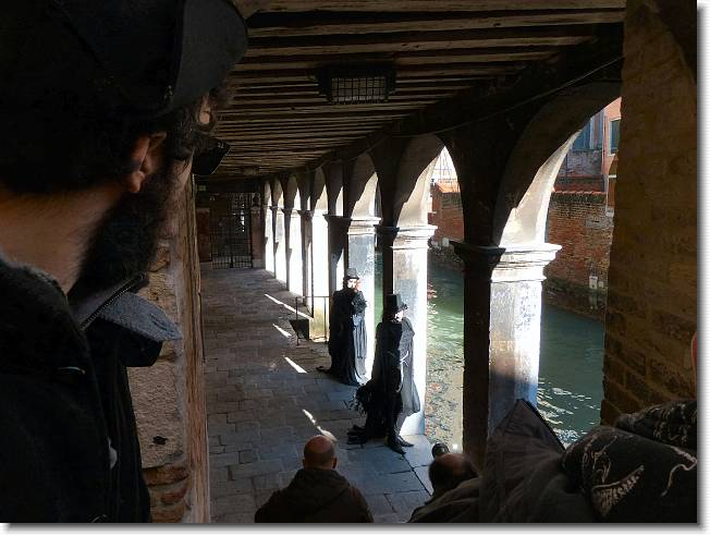 Clicca per scorrere le foto originali ingrandite