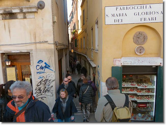 Clicca per scorrere le foto originali ingrandite