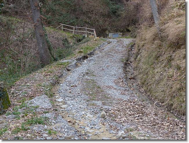 Clicca per scorrere le foto originali ingrandite