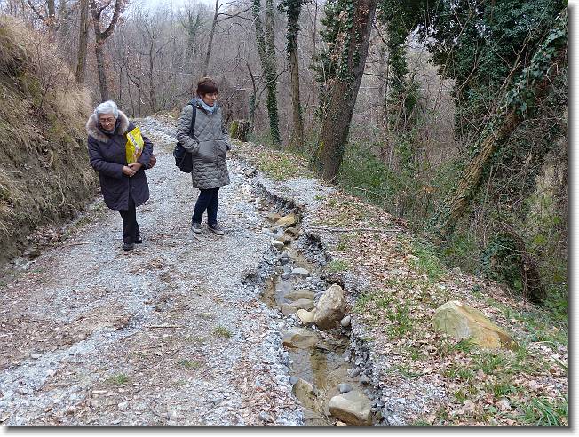 Clicca per scorrere le foto originali ingrandite