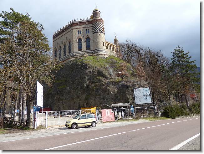 Clicca per scorrere le foto originali ingrandite