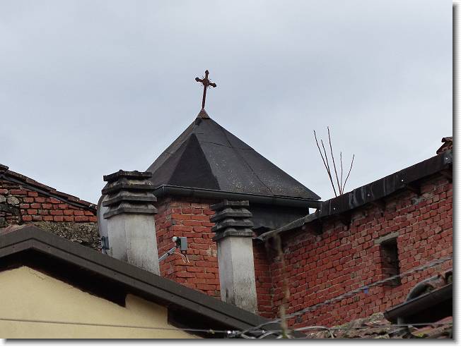 Clicca per scorrere le foto originali ingrandite