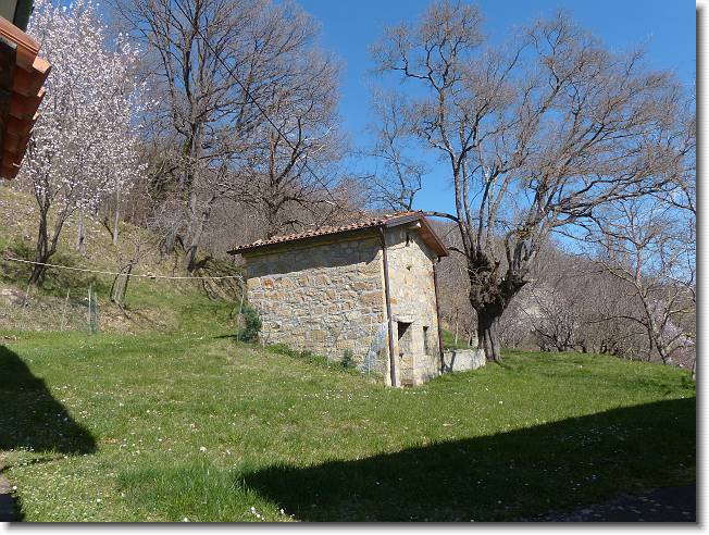 Clicca per scorrere le foto originali ingrandite