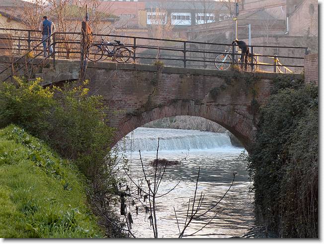 Clicca per scorrere le foto originali ingrandite
