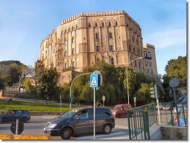 Clicca per scorrere le foto originali ingrandite