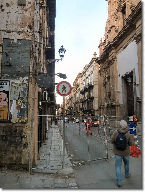Clicca per scorrere le foto originali ingrandite