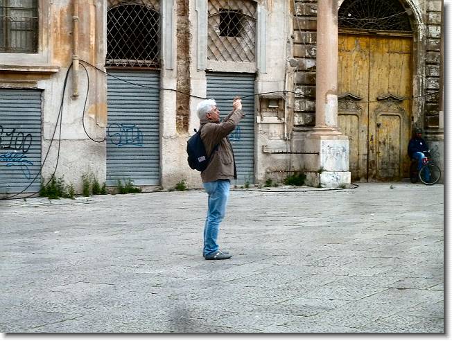 Clicca per scorrere le foto originali ingrandite