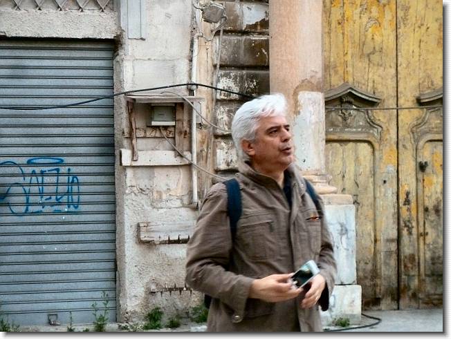 Clicca per scorrere le foto originali ingrandite