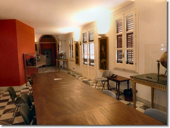 Clicca per scorrere le foto originali ingrandite