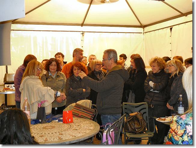 Clicca per scorrere le foto originali ingrandite