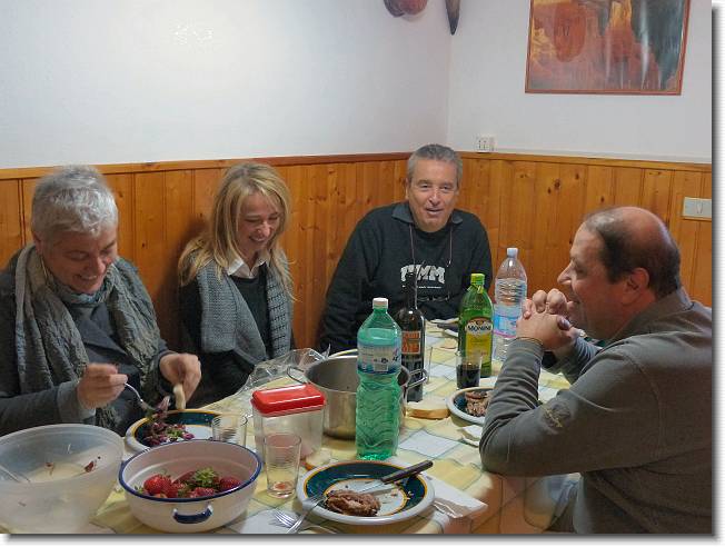 Clicca per scorrere le foto originali ingrandite