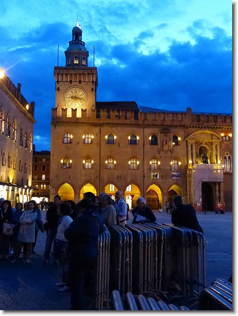 Clicca per scorrere le foto originali ingrandite