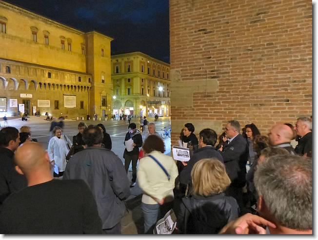 Clicca per scorrere le foto originali ingrandite