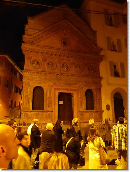 Clicca per scorrere le foto originali ingrandite