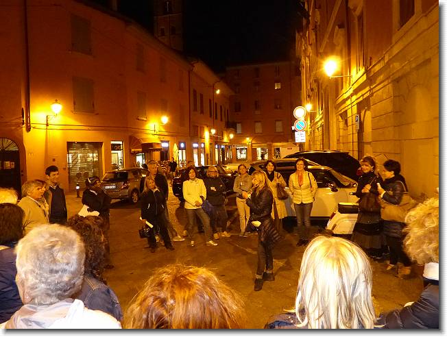 Clicca per scorrere le foto originali ingrandite