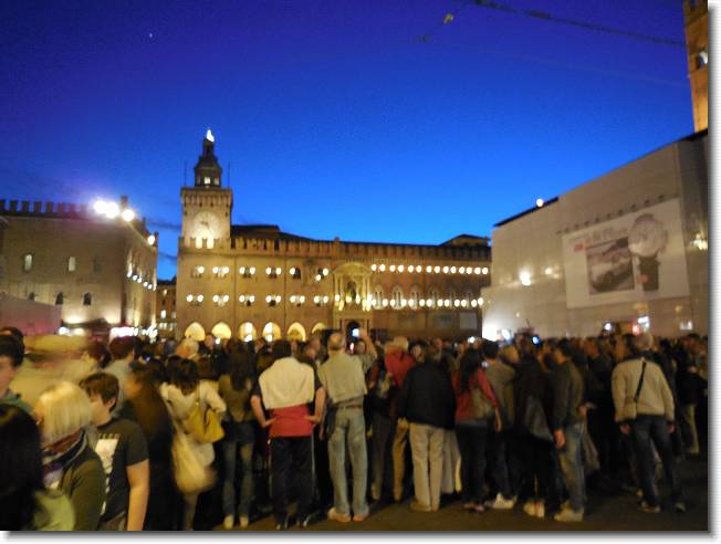 Clicca per scorrere le foto originali ingrandite