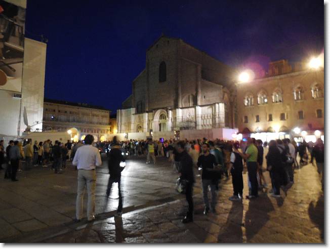 Clicca per scorrere le foto originali ingrandite