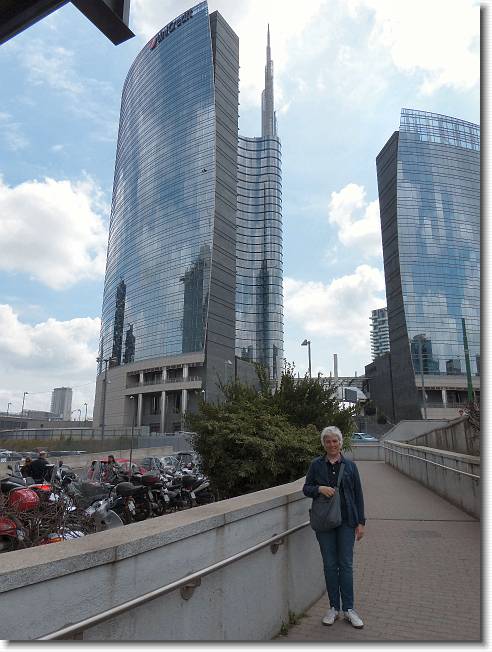 Clicca per scorrere le foto originali ingrandite
