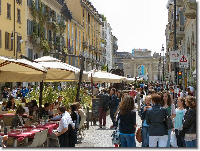 Clicca per scorrere le foto originali ingrandite