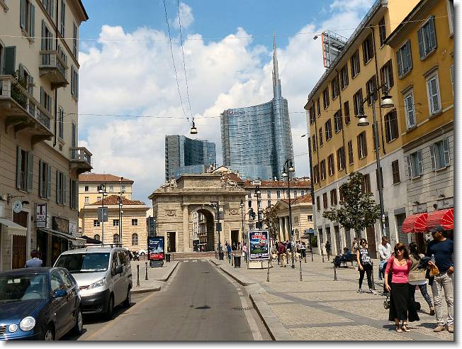 Clicca per scorrere le foto originali ingrandite