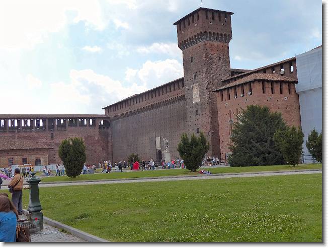 Clicca per scorrere le foto originali ingrandite
