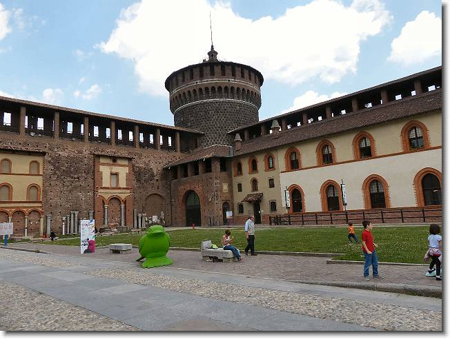 Clicca per scorrere le foto originali ingrandite