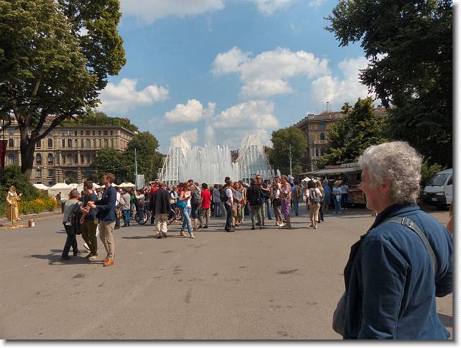 Clicca per scorrere le foto originali ingrandite