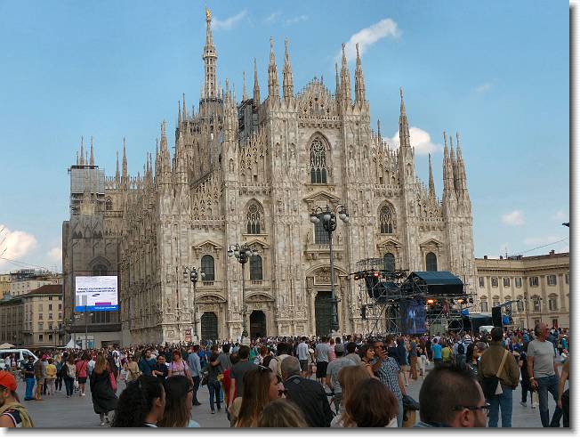 Clicca per scorrere le foto originali ingrandite