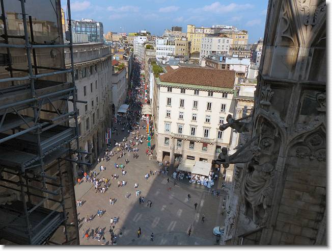 Clicca per scorrere le foto originali ingrandite