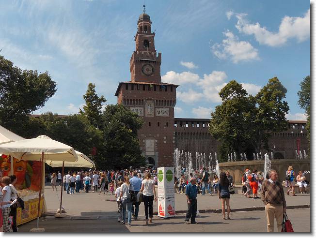 Clicca per scorrere le foto originali ingrandite