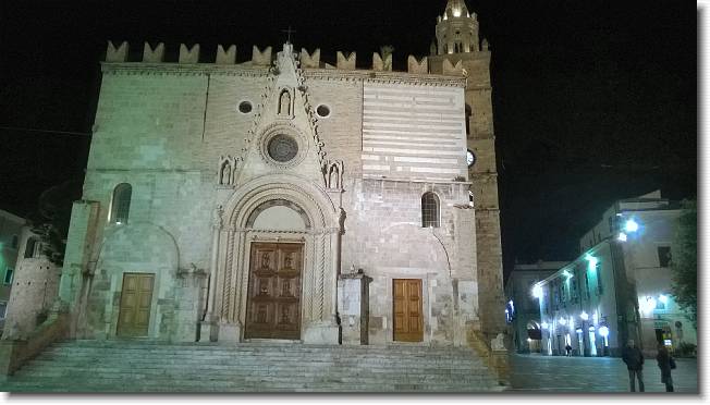 Clicca per scorrere le foto originali ingrandite