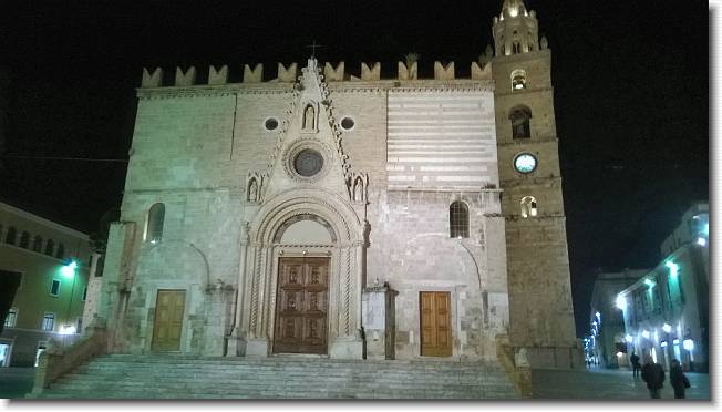 Clicca per scorrere le foto originali ingrandite