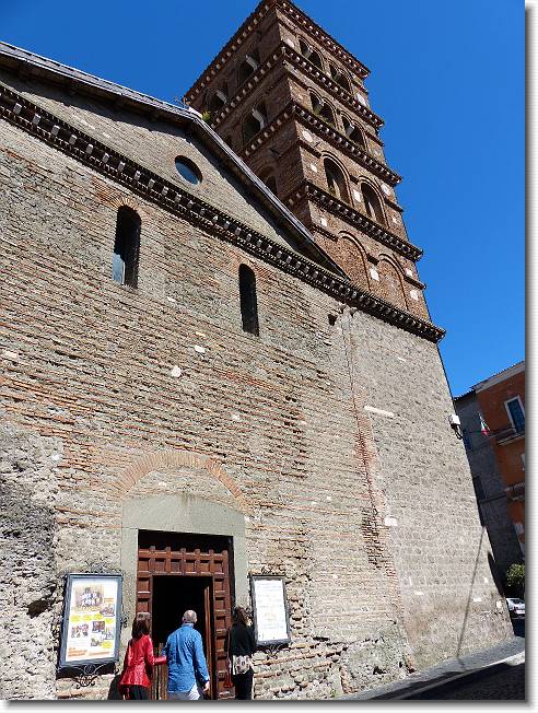 Clicca per scorrere le foto originali ingrandite