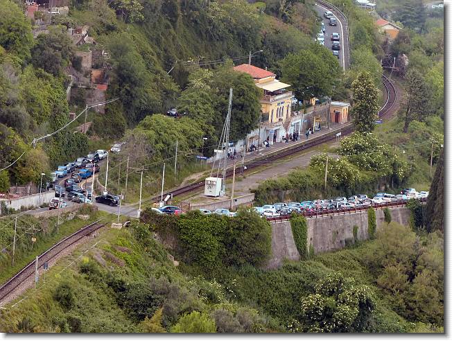Clicca per scorrere le foto originali ingrandite