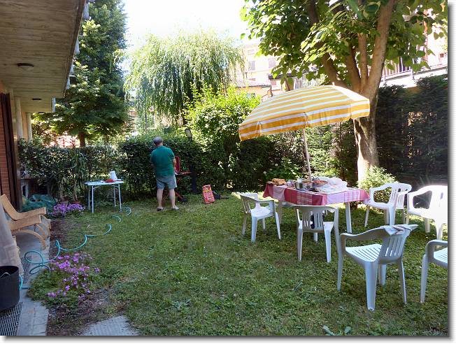 Clicca per scorrere le foto originali ingrandite
