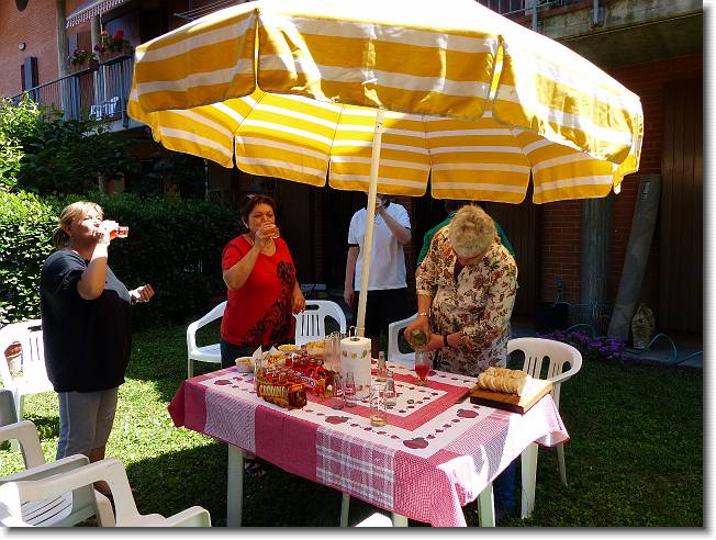 Clicca per scorrere le foto originali ingrandite