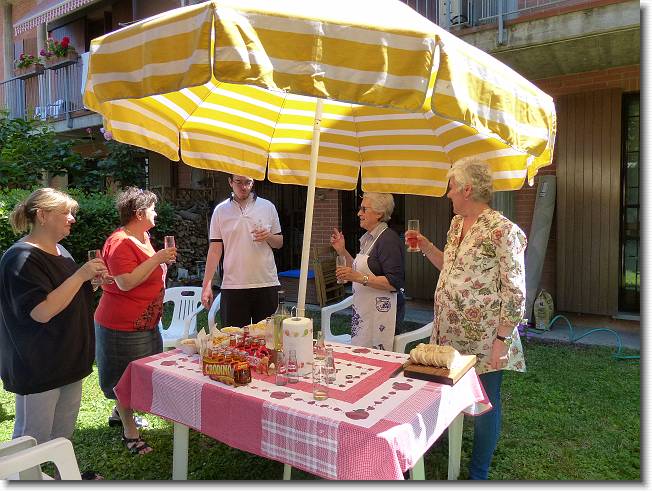 Clicca per scorrere le foto originali ingrandite