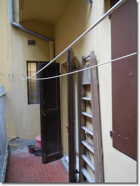 Clicca per scorrere le foto originali ingrandite
