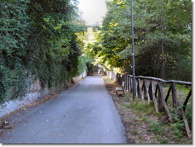 Clicca per scorrere le foto originali ingrandite