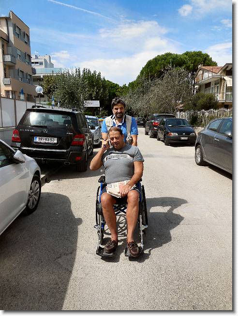 Clicca per scorrere le foto originali ingrandite