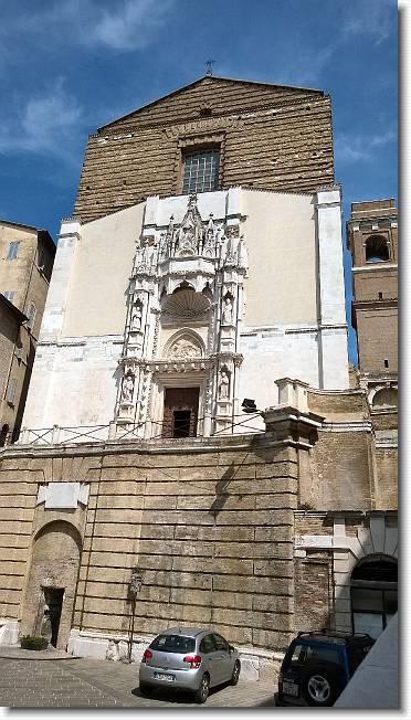 Clicca per scorrere le foto originali ingrandite