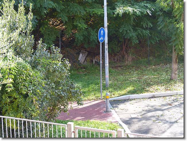 Clicca per scorrere le foto originali ingrandite